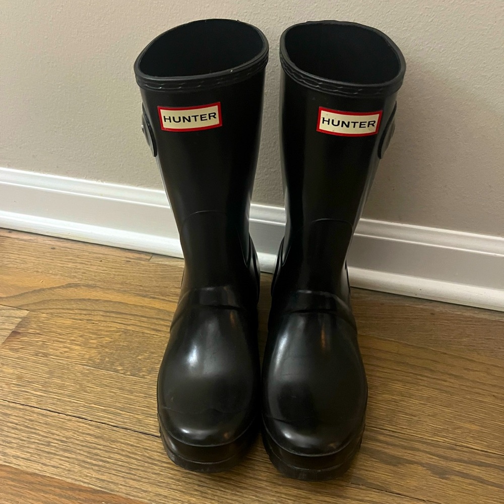 Hunter Black Rain Boots & Black Hunter Socks